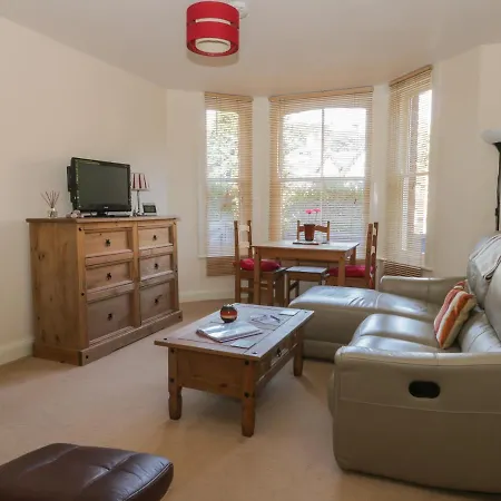 Garden Flat Lejlighed *